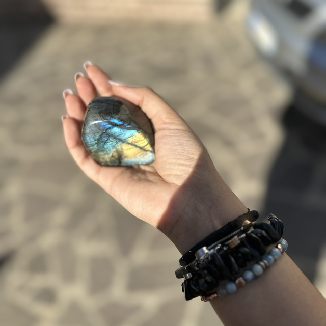 Labradorite freeform