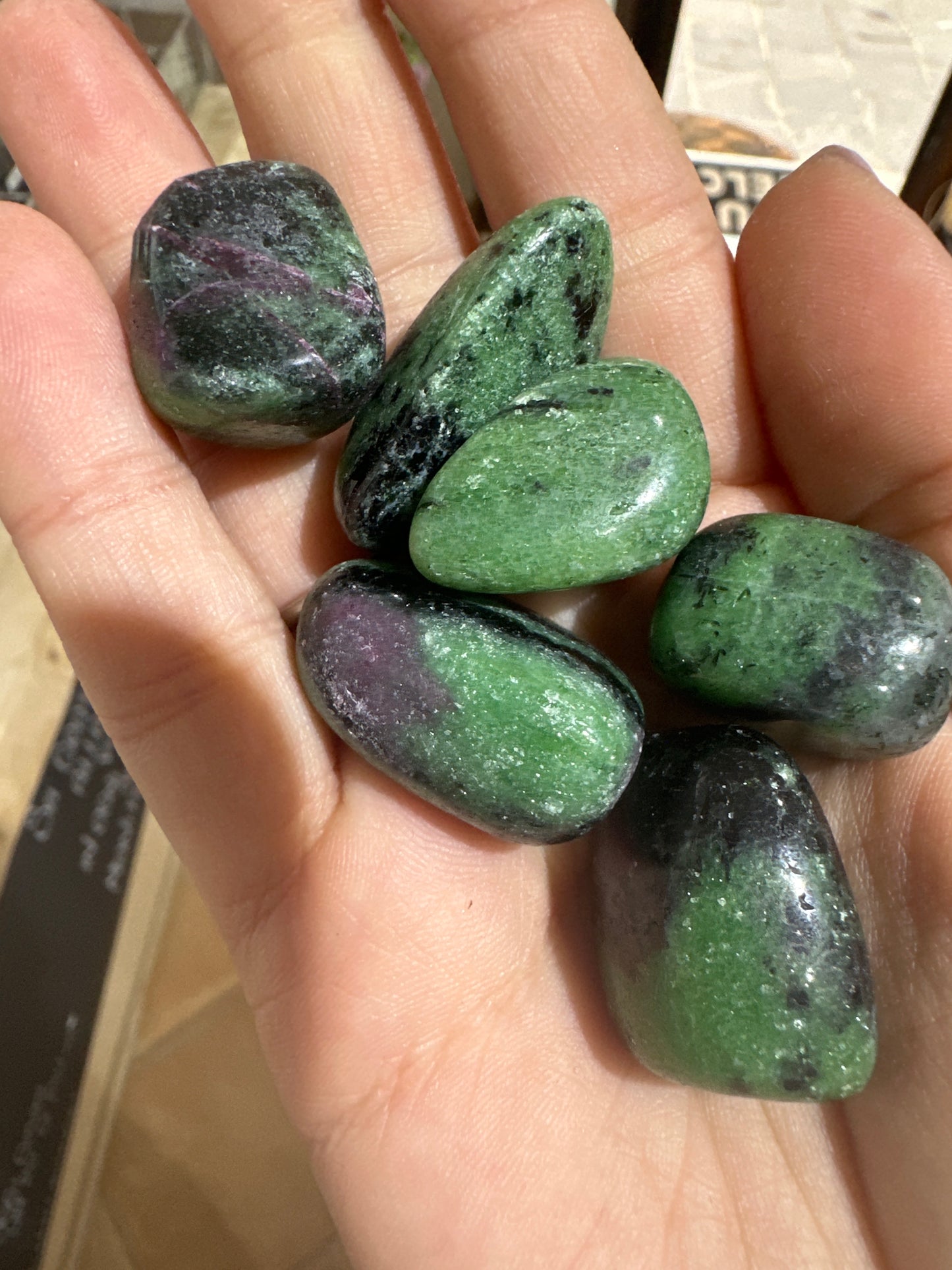 Rubyzoisite burattata