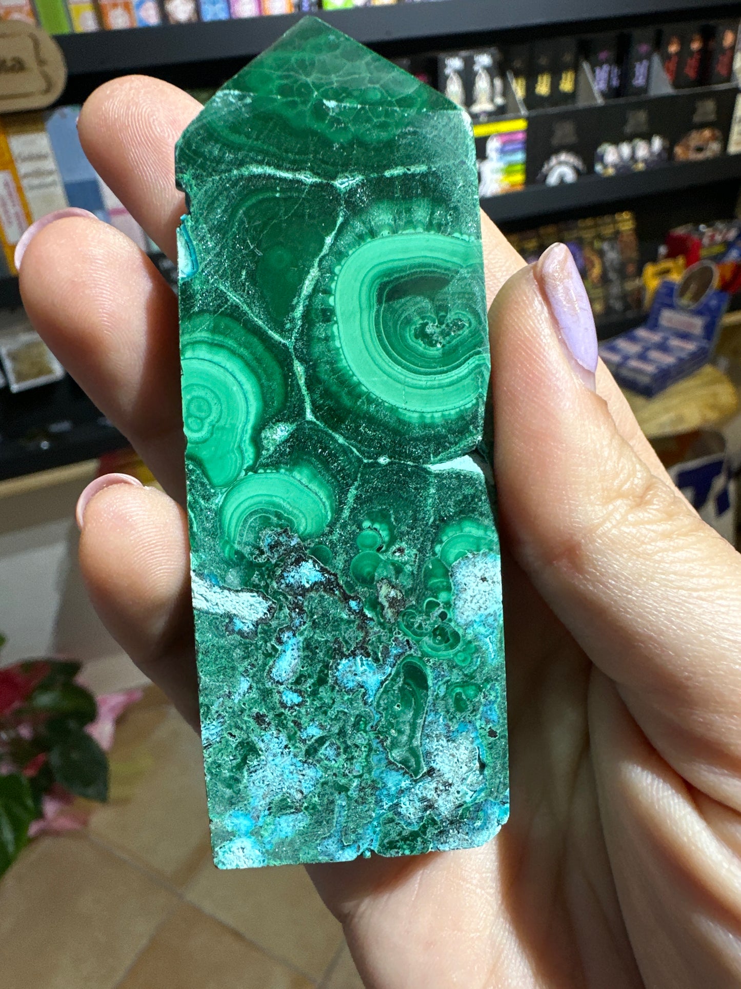 Torre di malachite con inclusioni di Crisocolla levigata