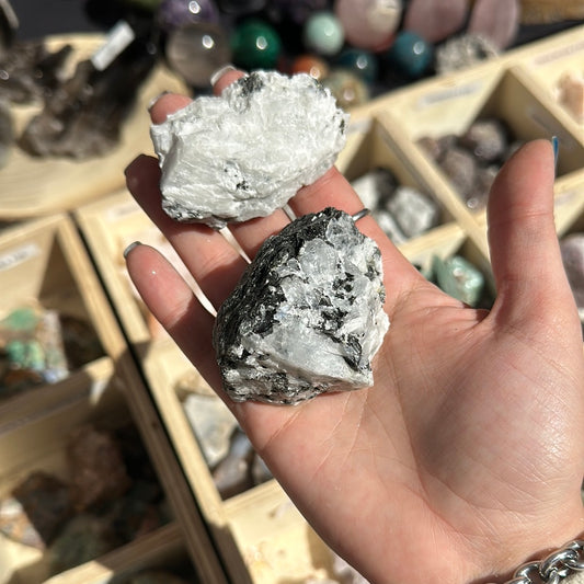 Labradorite bianca grezza