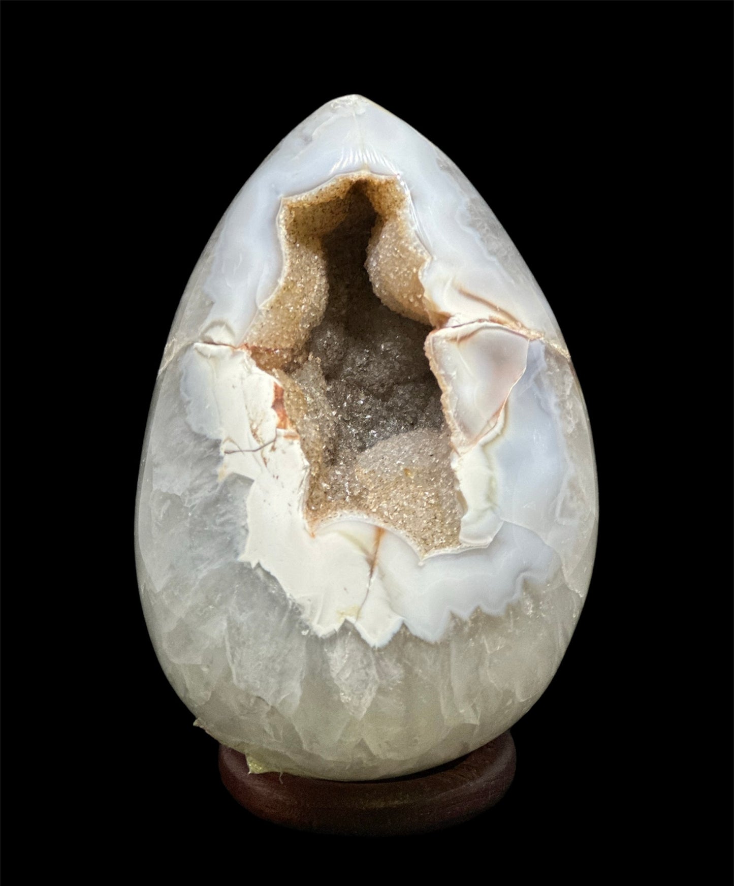 Uovo con geode di Agata naturale.