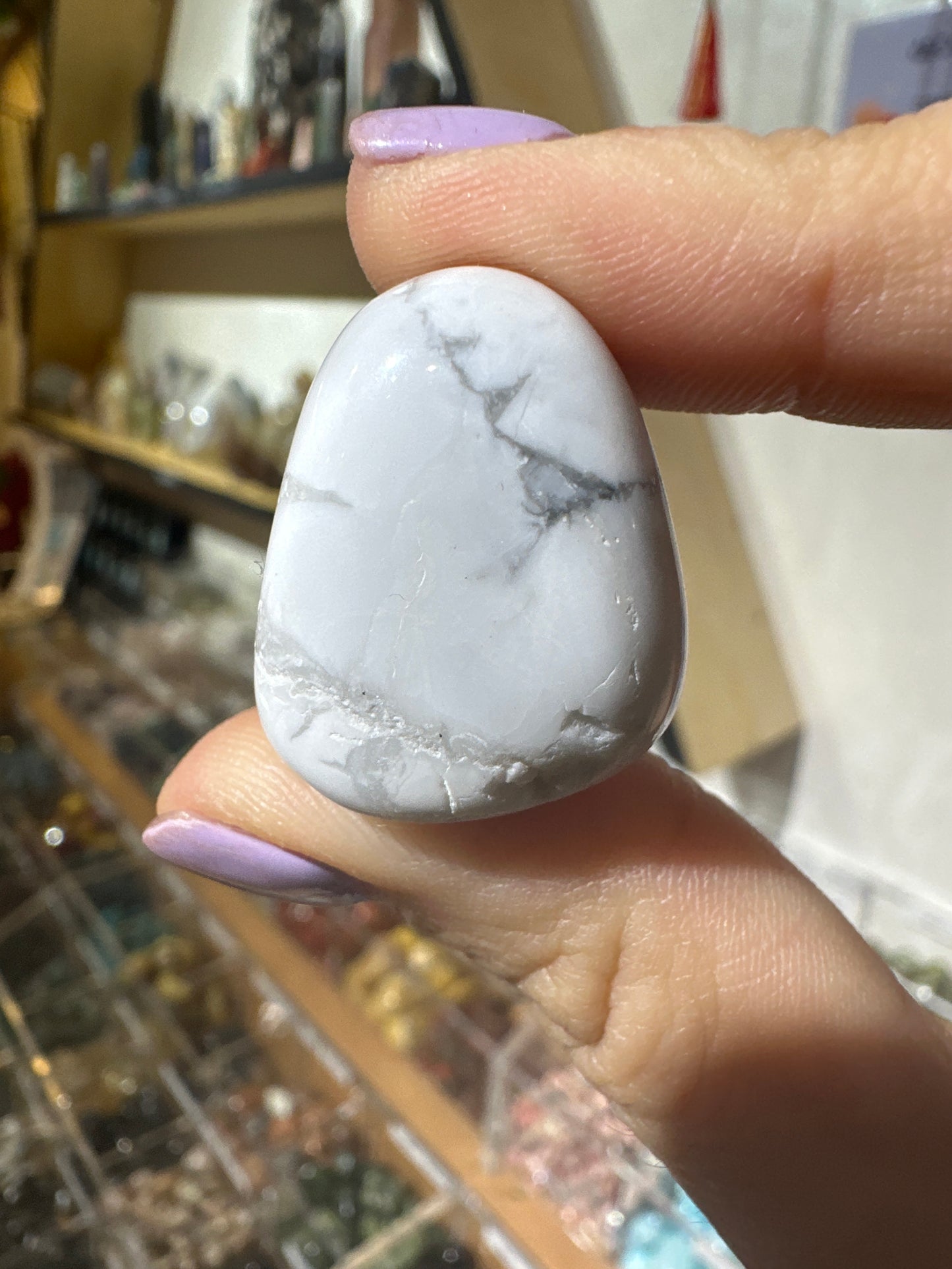 Howlite burattata