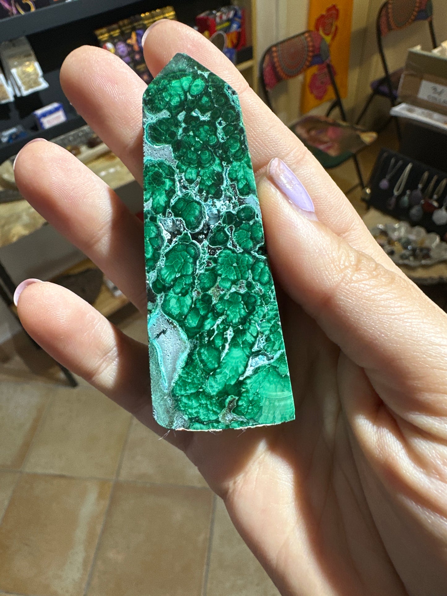 Torre di malachite con inclusione di Crisocolla levigata