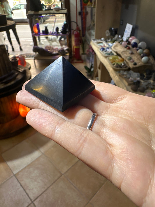 Piramide di Shungite