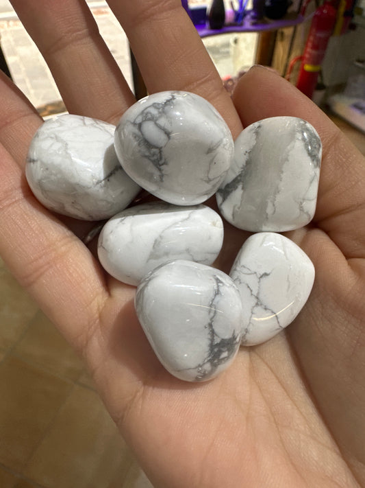 Howlite burattata