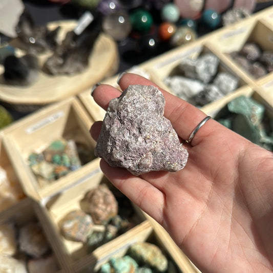 Lepidolite grezza
