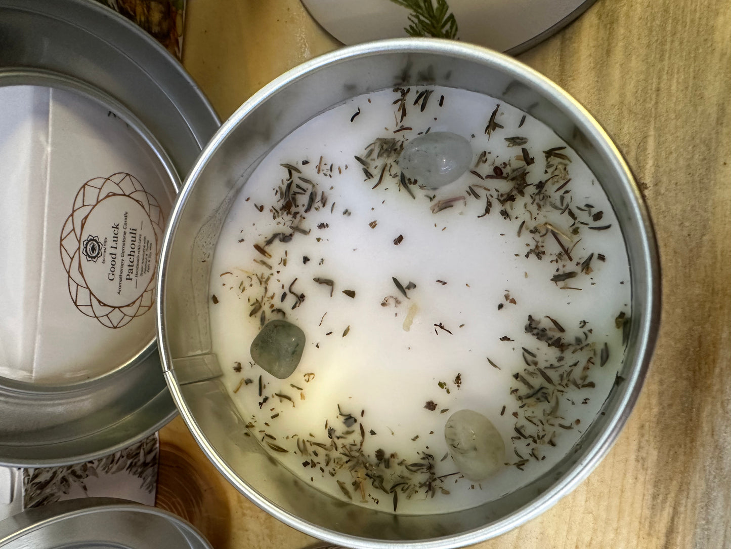 Candela con cera di soia “Good Luck” con Patchouli e Avventurina verde