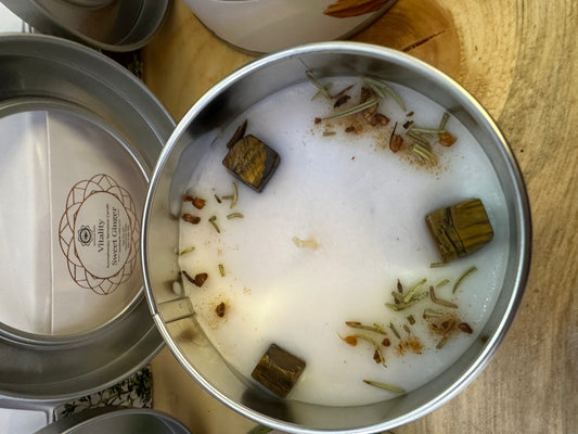 Candela con cera di soia “Vitality” con Zenzero e Occhio di tigre