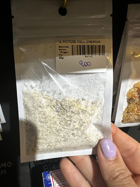 Benzoino Bianco “Dragon Fly”